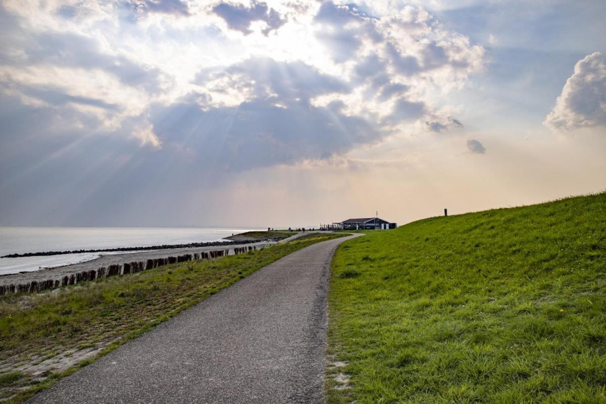 'relax Sea' - Wellness In Zeeland - Private Sauna - Airco - Garden - Outdoor Swimming Pool - Free Wifi, Towels & Bed Linen Ferienhaus