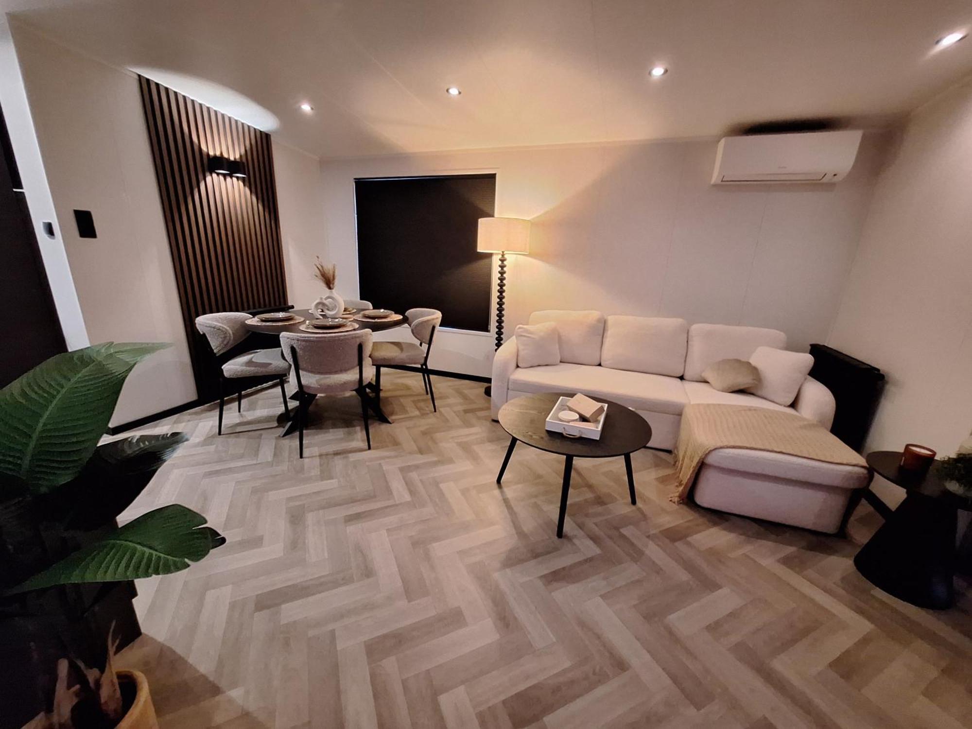 'relax Sea' - Wellness In Zeeland - Private Sauna - Airco - Garden - Outdoor Swimming Pool - Free Wifi, Towels & Bed Linen Ferienhaus Heinkenszand