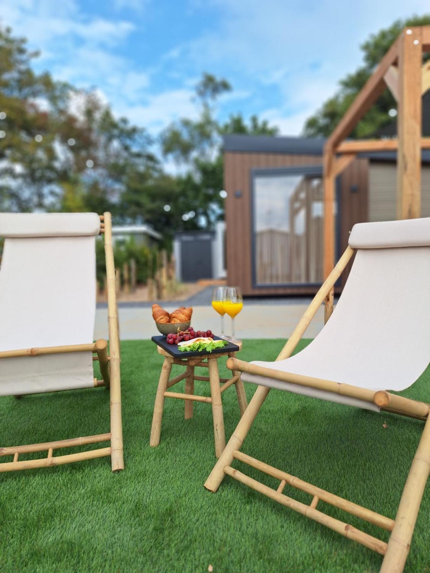 'relax Sea' - Wellness In Zeeland - Private Sauna - Airco - Garden - Outdoor Swimming Pool - Free Wifi, Towels & Bed Linen Ferienhaus