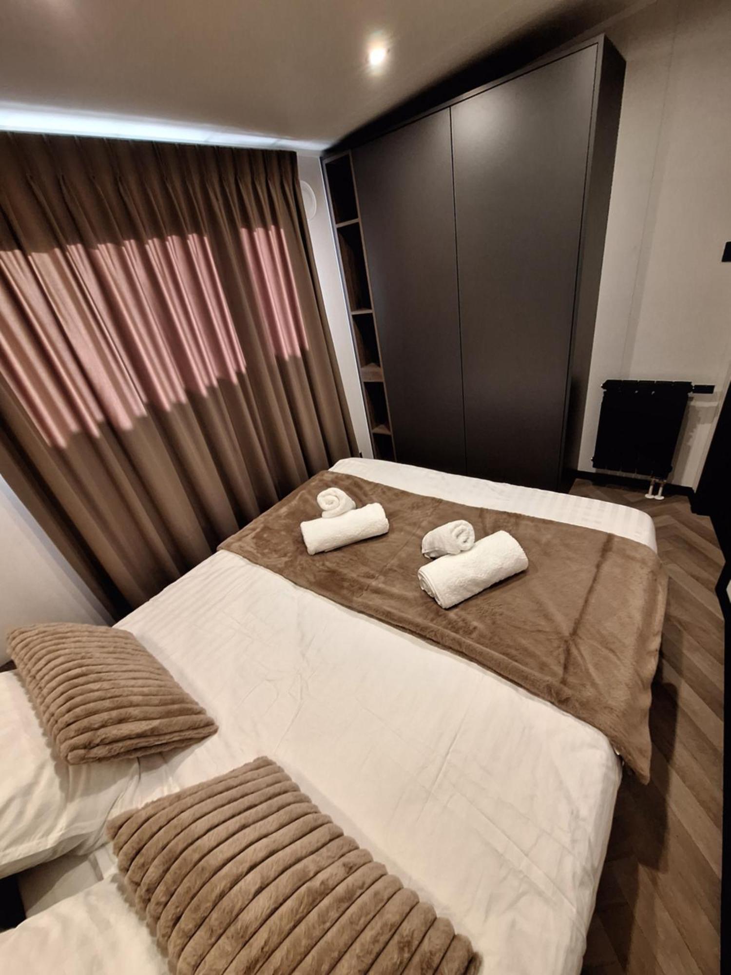 'relax Sea' - Wellness In Zeeland - Private Sauna - Airco - Garden - Outdoor Swimming Pool - Free Wifi, Towels & Bed Linen