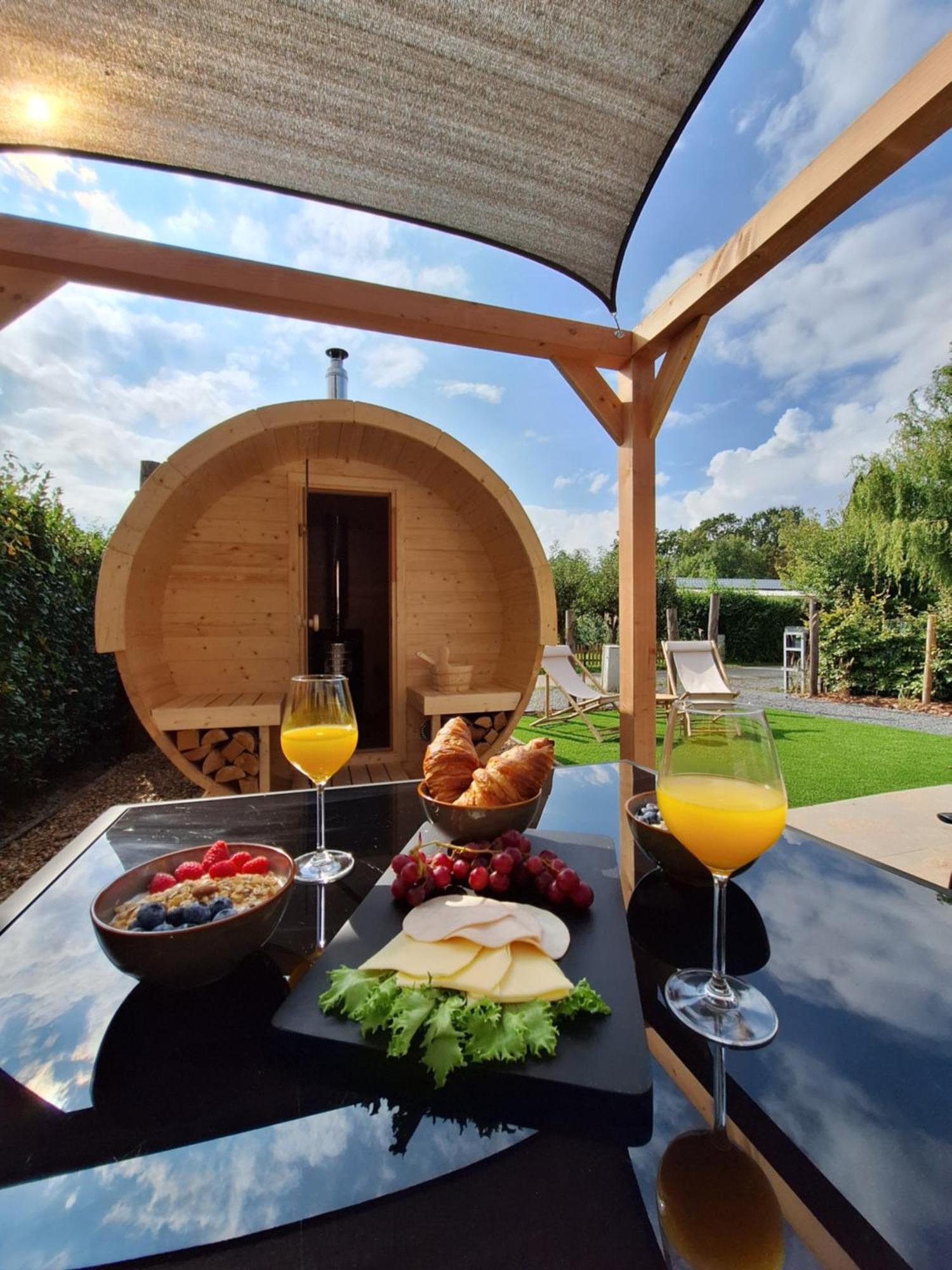 'relax Sea' - Wellness In Zeeland - Private Sauna - Airco - Garden - Outdoor Swimming Pool - Free Wifi, Towels & Bed Linen Ferienhaus